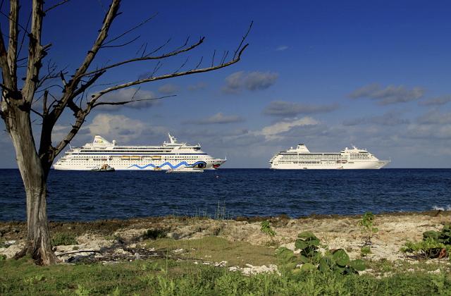 096 George Town, Grand Cayman.JPG